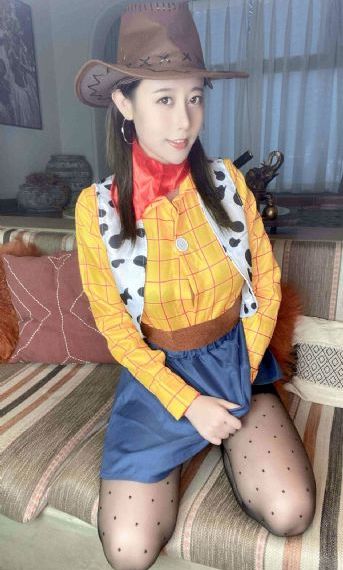 欧美大胸美少女_HD迅雷电影在线