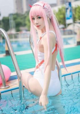 欧美海边女人裸游_BD国语全集免费观看