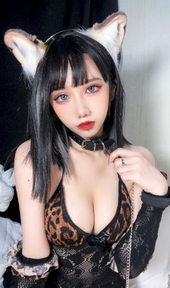欧美内衣秀场_4K迅雷电影在线