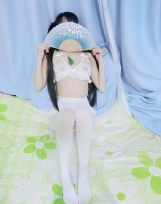 日韩奢侈品化妆品品牌_BD英语在线观看视频