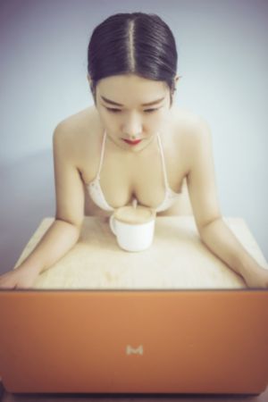 欧美组合5个人_BD英语在线手机播放