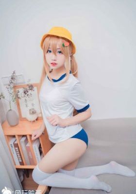 欧美黑丝寡妇_720高清视频播放