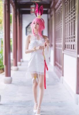 欧美丝袜高级老妇_超清免费在线播放
